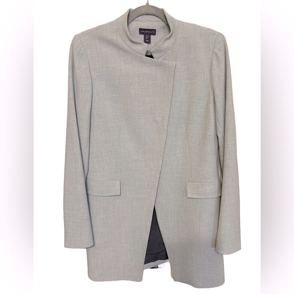 Amaryllis lined jacket mid thigh front pockets and front snap closure S